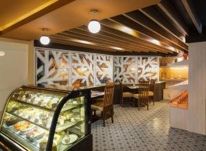 Restoran Horison Ultima Suites & Residences Rasuna Jakarta 3